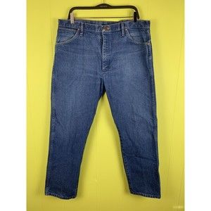 Wrangler Jeans Mens Adult Size 38x30 Color Blue 5 Pocket Straight Leg Casual
